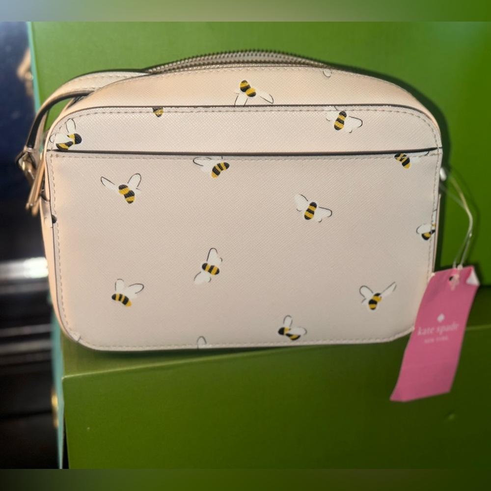 Staci Mini Camera Bee print 🐝 - Picture 2 of 2